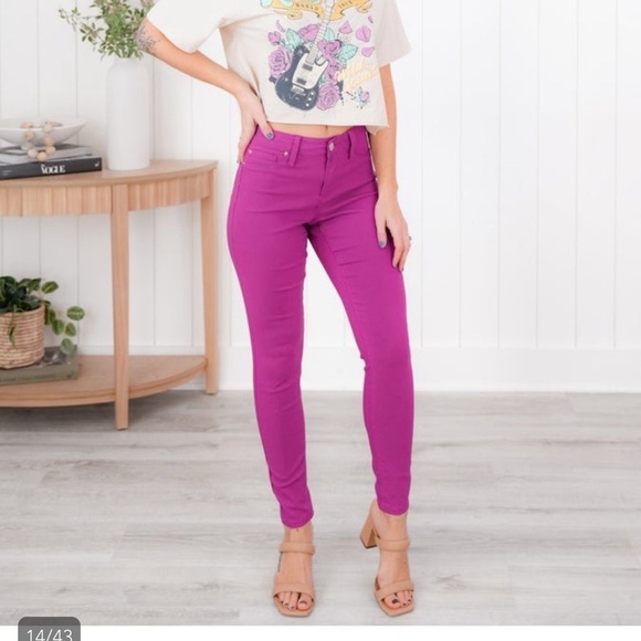 Ymi Hyperstretch Fuchsia Color Skinny Jeans Size Small - Picture 1 of 12